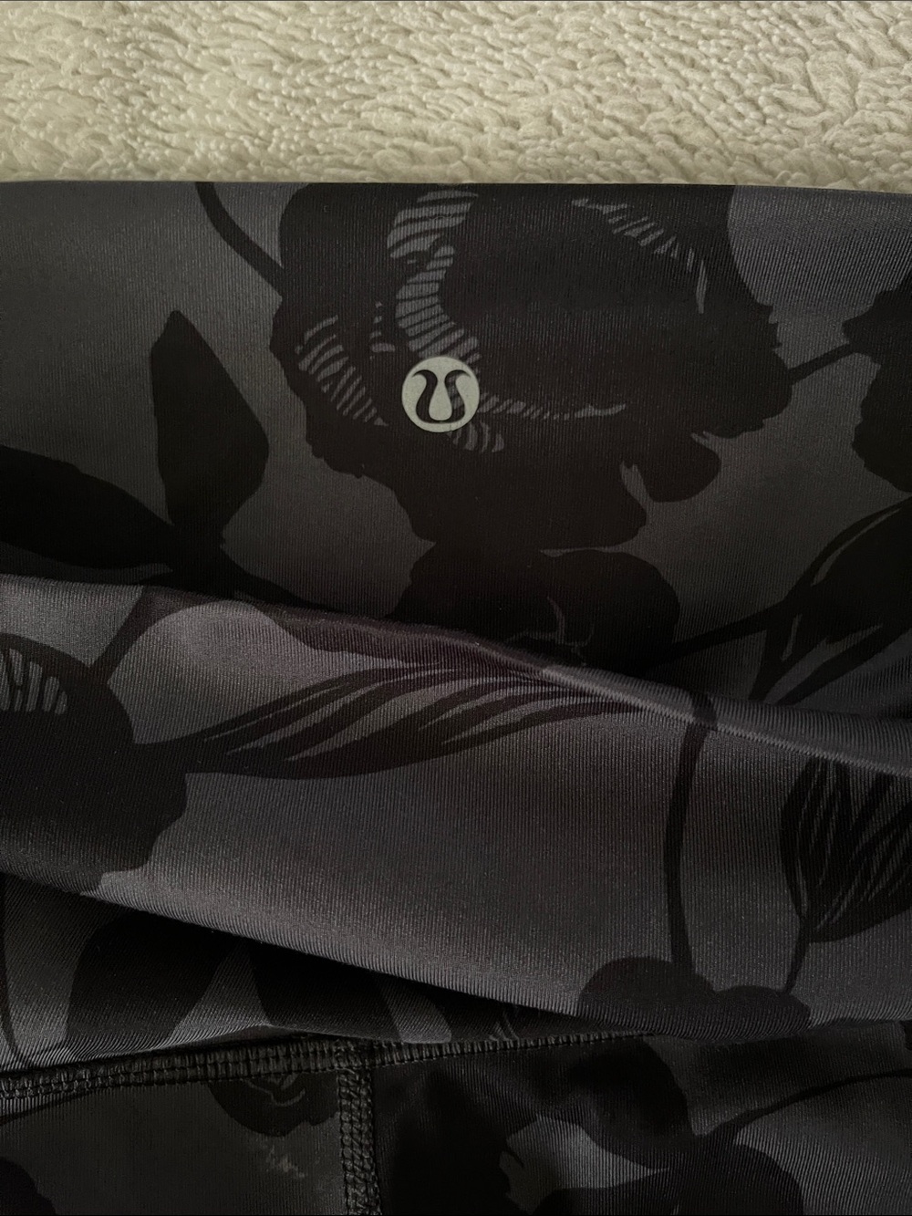 Lululemon Black Floral Print Leggings Women’s 29x28